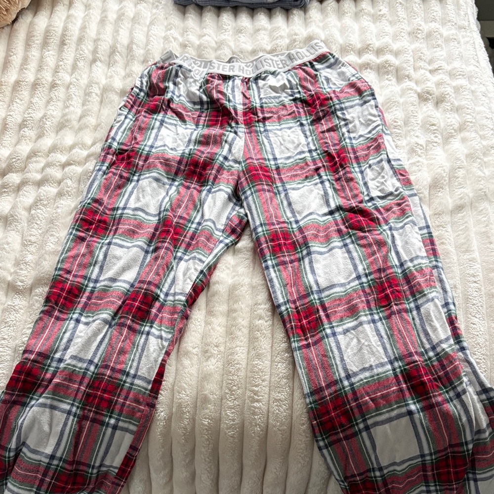 Hollister Red and Green Plaid Pajama Pants size M